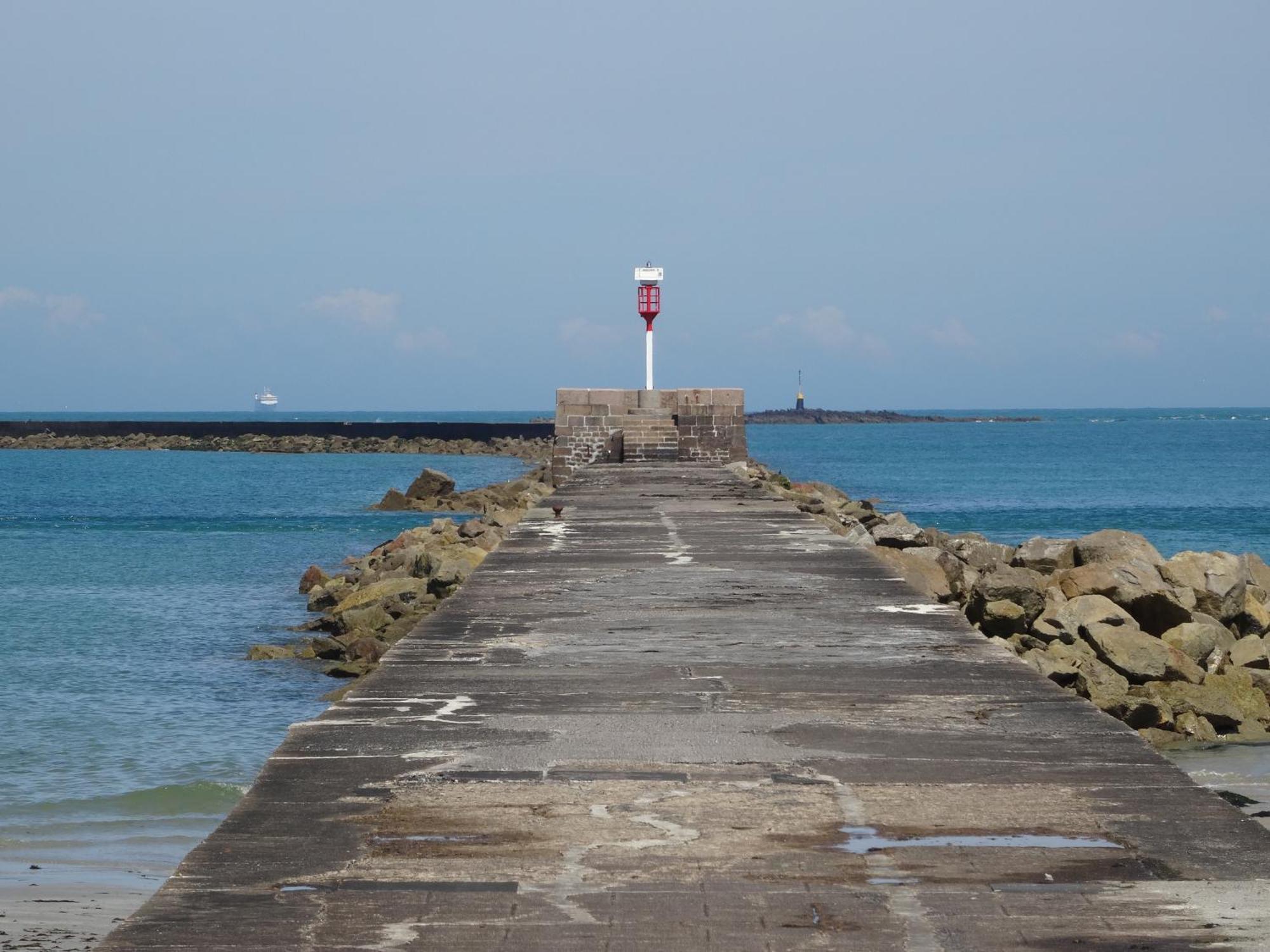 Gite "Rose Des Sables" - 800M De La Plage De Surtainville, Proche Commerces - Piscine En Juillet Et Aout Buitenkant foto